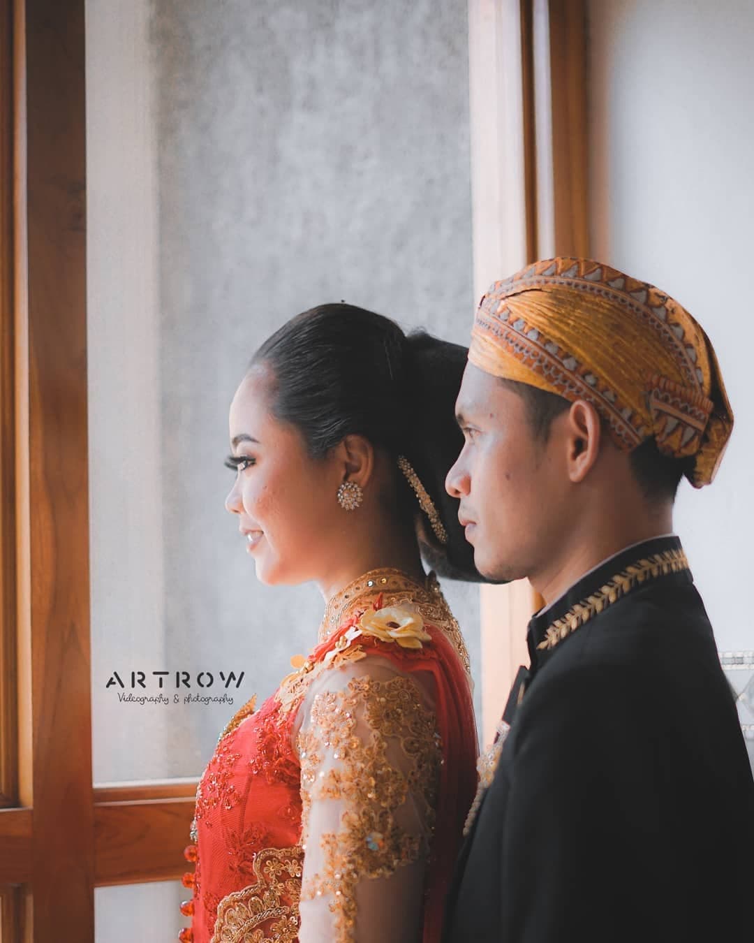 Potret pasangan dari sudut ketinggian
