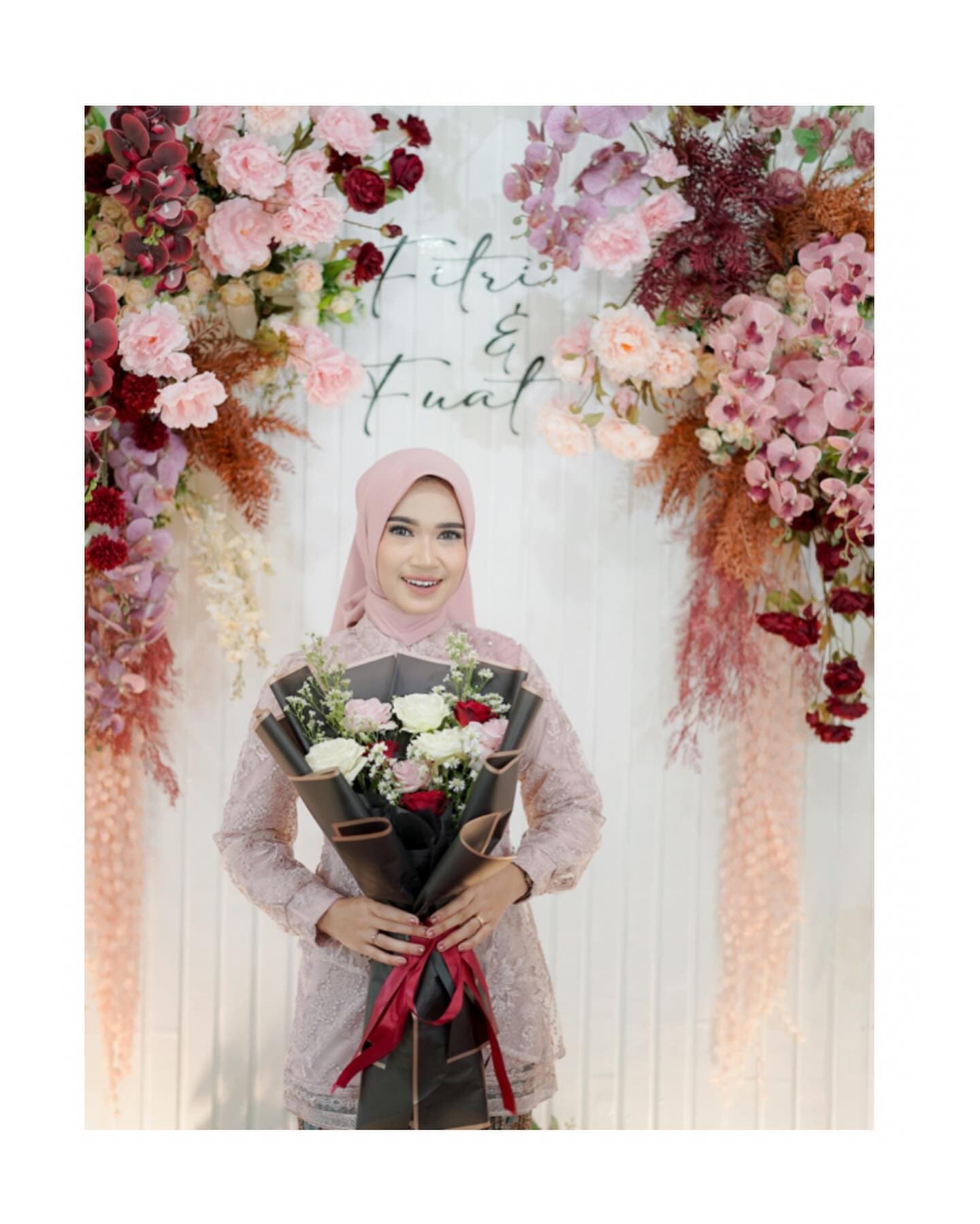 Foto candid tamu di resepsi pernikahan